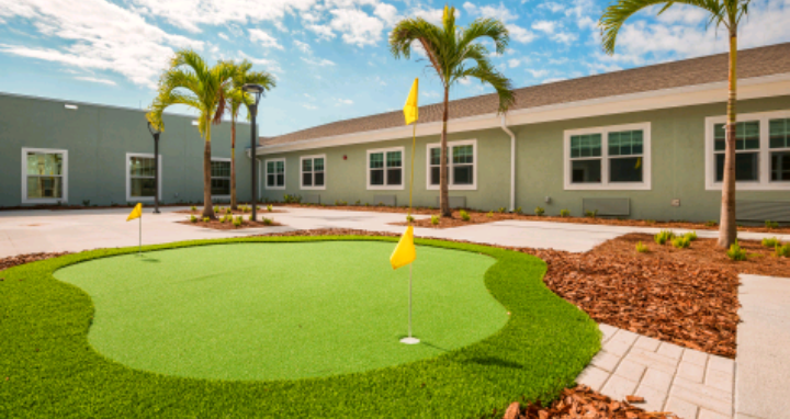 TAMPA LAKES HEALTH AND REHABILITATION CENTER nursing home in LUTZ, FL - Photo 4 of 10