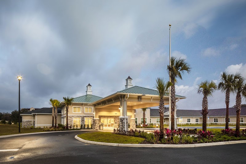 THE CLUB AT LAKE GIBSON nursing home in LAKELAND, FL - Photo 2 of 5