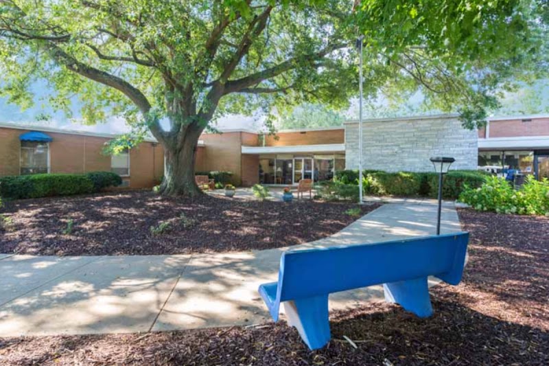 GLENWOOD HEALTH CENTER BY HARBORVIEW nursing home in DECATUR, GA - Photo 2 of 5