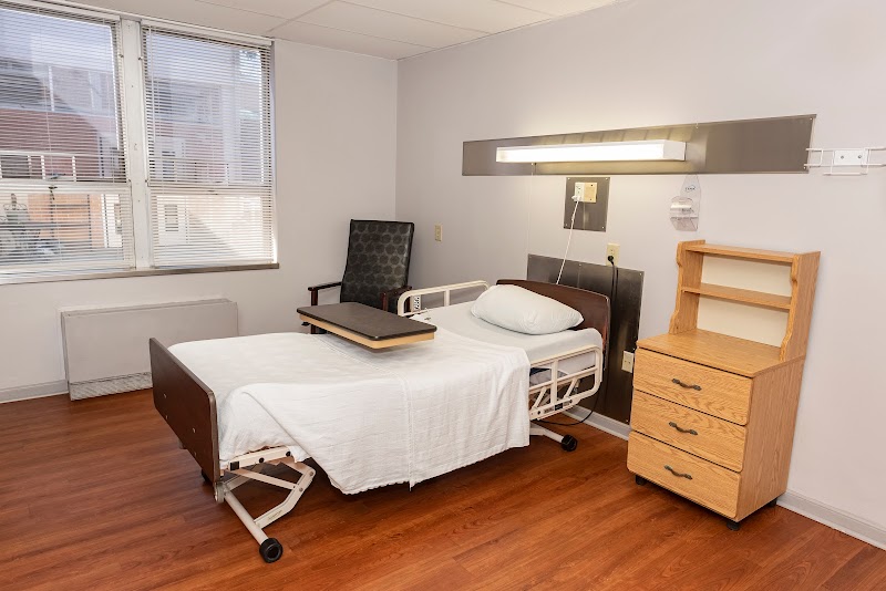 MAGNOLIA MANOR OF COLUMBUS NURSING CENTER - WEST nursing home in COLUMBUS, GA - Photo 3 of 5