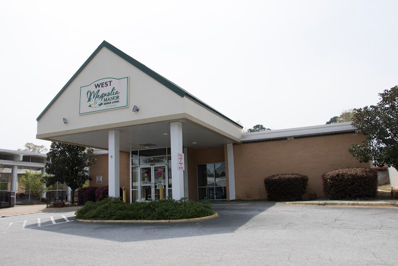 MAGNOLIA MANOR OF COLUMBUS NURSING CENTER - EAST nursing home in COLUMBUS, GA - Photo 2 of 5