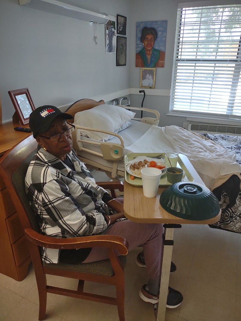 FAYETTEVILLE CENTER FOR NURSING & HEALING LLC nursing home in FAYETTEVILLE, GA - Photo 3 of 5