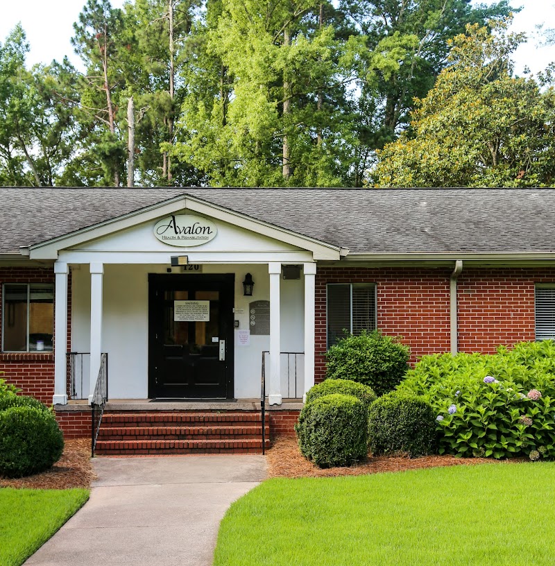AVALON HEALTH AND REHABILITATION nursing home in NEWNAN, GA - Photo 2 of 10