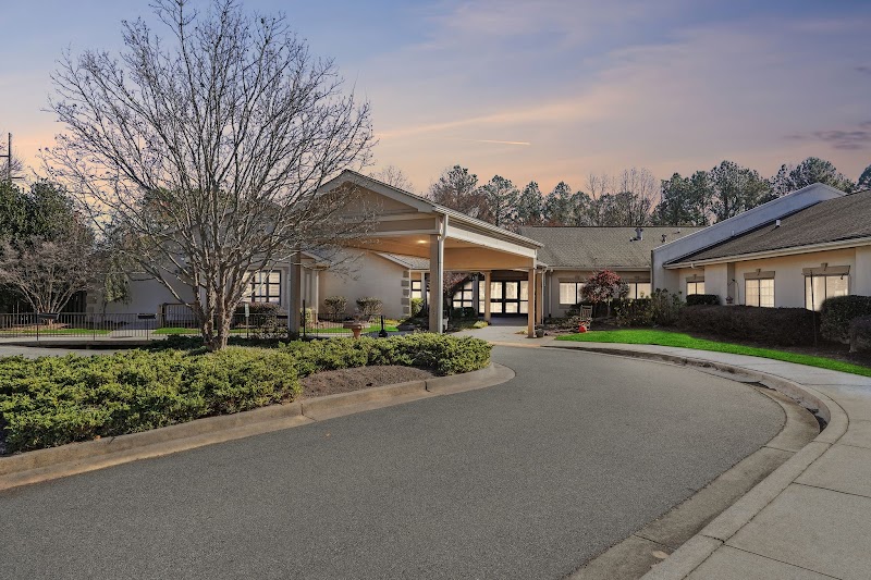 CUMMING OPERATING COMPANY LLC nursing home in CUMMING, GA - Photo 2 of 10