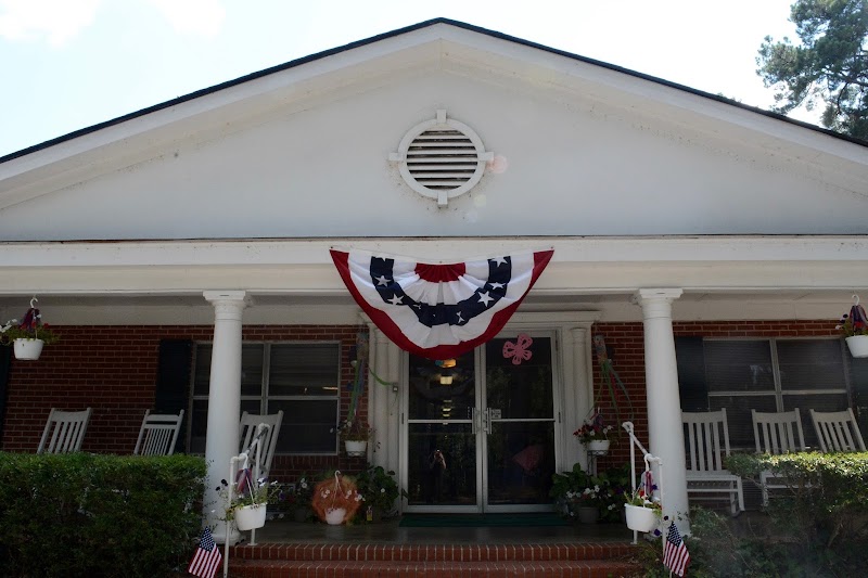 PINEWOOD MANOR NURSING HOME & REHABILITATION CNTR nursing home in HAWKINSVILLE, GA - Photo 5 of 5