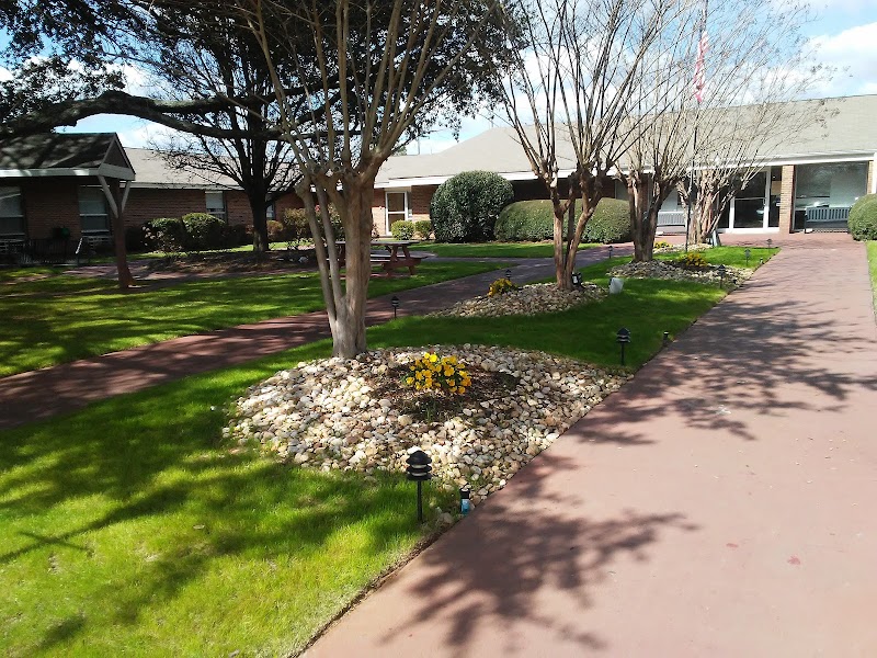 WARNER ROBINS REHABILITATION CENTER nursing home in WARNER ROBINS, GA - Photo 2 of 10