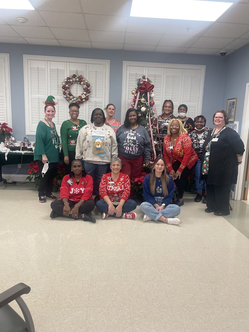 SENIOR CARE CENTER - BRUNSWICK nursing home in BRUNSWICK, GA - Photo 4 of 5