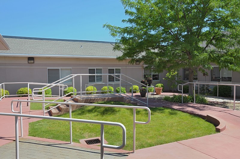 LIFE CARE CENTER OF TREASURE VALLEY nursing home in BOISE, ID - Photo 3 of 10