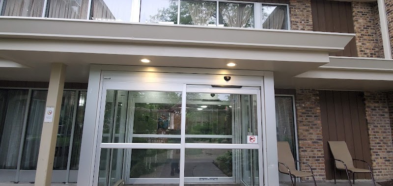 ZAHAV OF BERWYN nursing home in BERWYN, IL - Photo 4 of 5