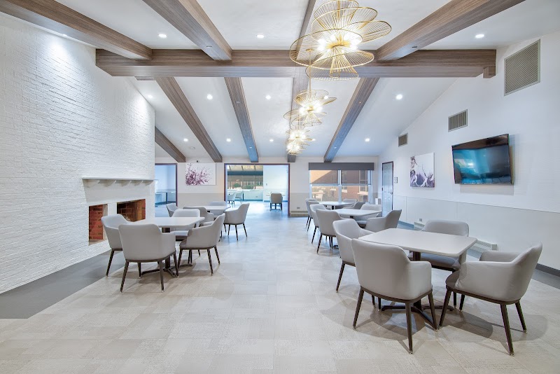 APERION CARE OAK LAWN nursing home in OAK LAWN, IL - Photo 3 of 5