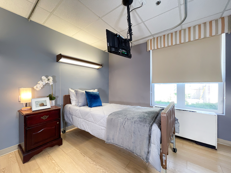 BURBANK REHABILITATION CENTER nursing home in BURBANK, IL - Photo 2 of 5