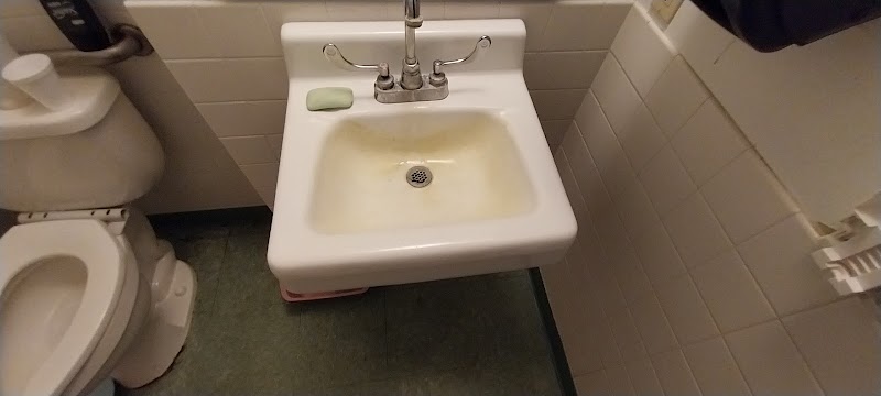 PEARL PAVILION nursing home in FREEPORT, IL - Photo 2 of 3