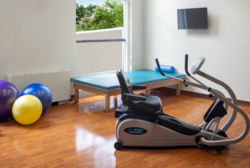 LAKEFRONT NURSING & REHAB CTR nursing home in CHICAGO, IL - Photo 4 of 5