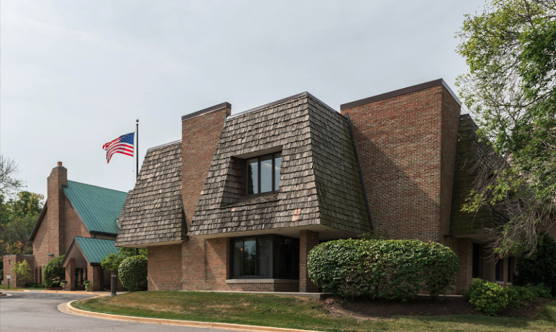 PEARL OF HINSDALE, THE nursing home in HINSDALE, IL - Photo 4 of 5