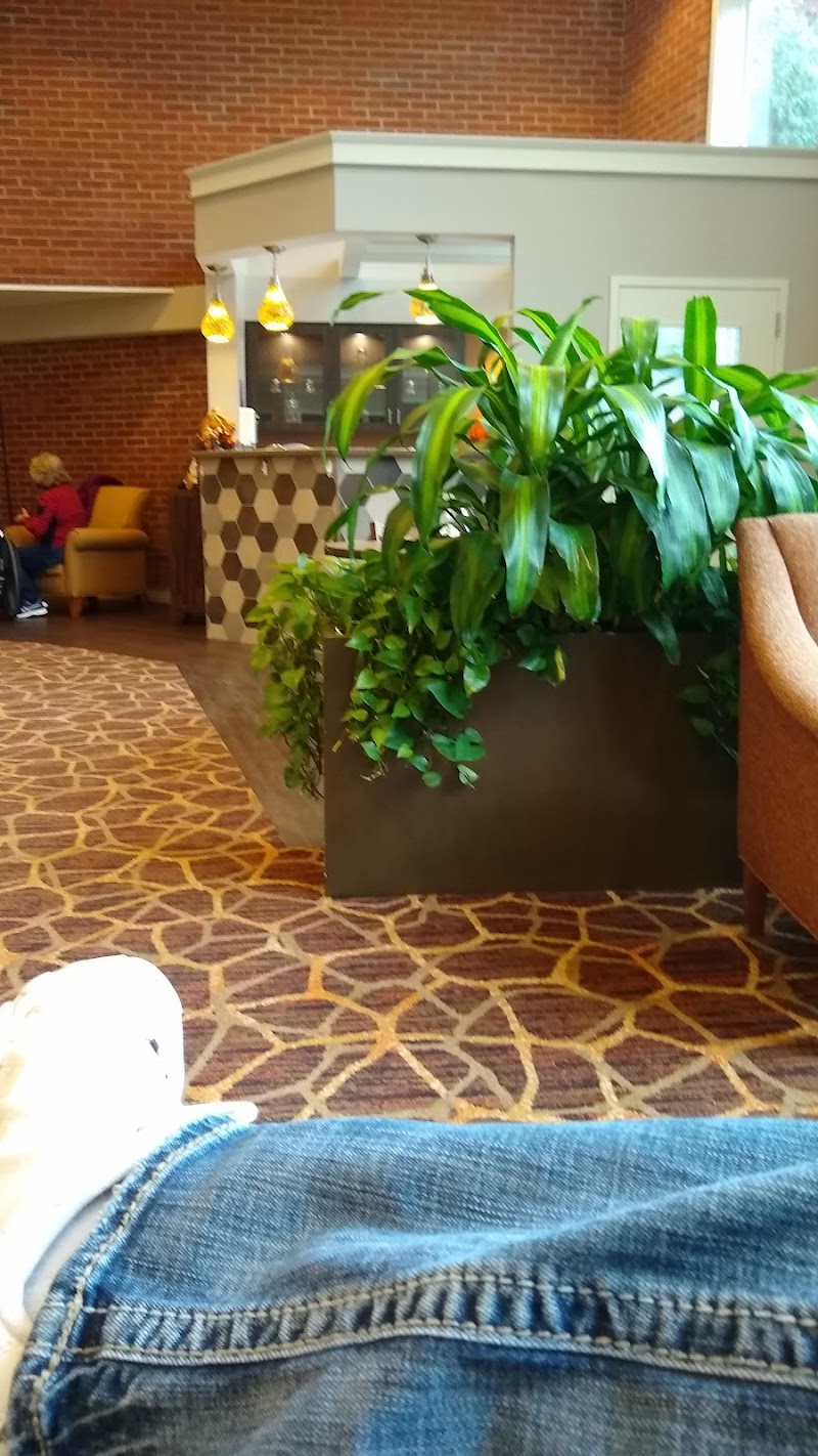 ALDEN PARK STRATHMOOR nursing home in ROCKFORD, IL - Photo 4 of 5