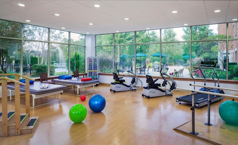 GLENVIEW TERRACE nursing home in GLENVIEW, IL - Photo 2 of 10