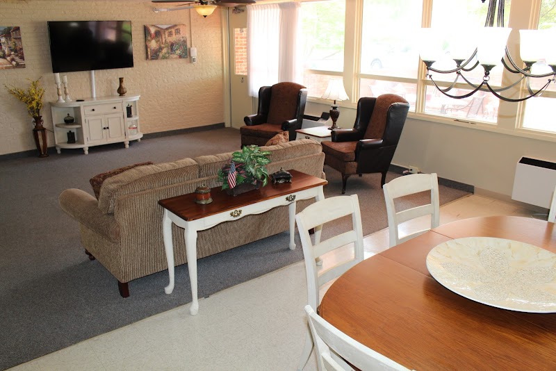 STAUNTON HEALTH AND REHAB CTR nursing home in STAUNTON, IL - Photo 5 of 5