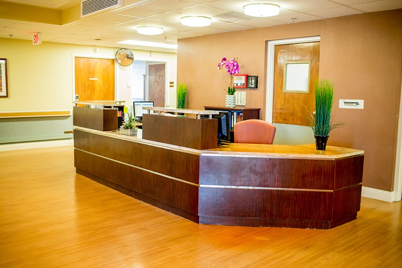 SYMPHONY NORTHWOODS nursing home in BELVIDERE, IL - Photo 3 of 5