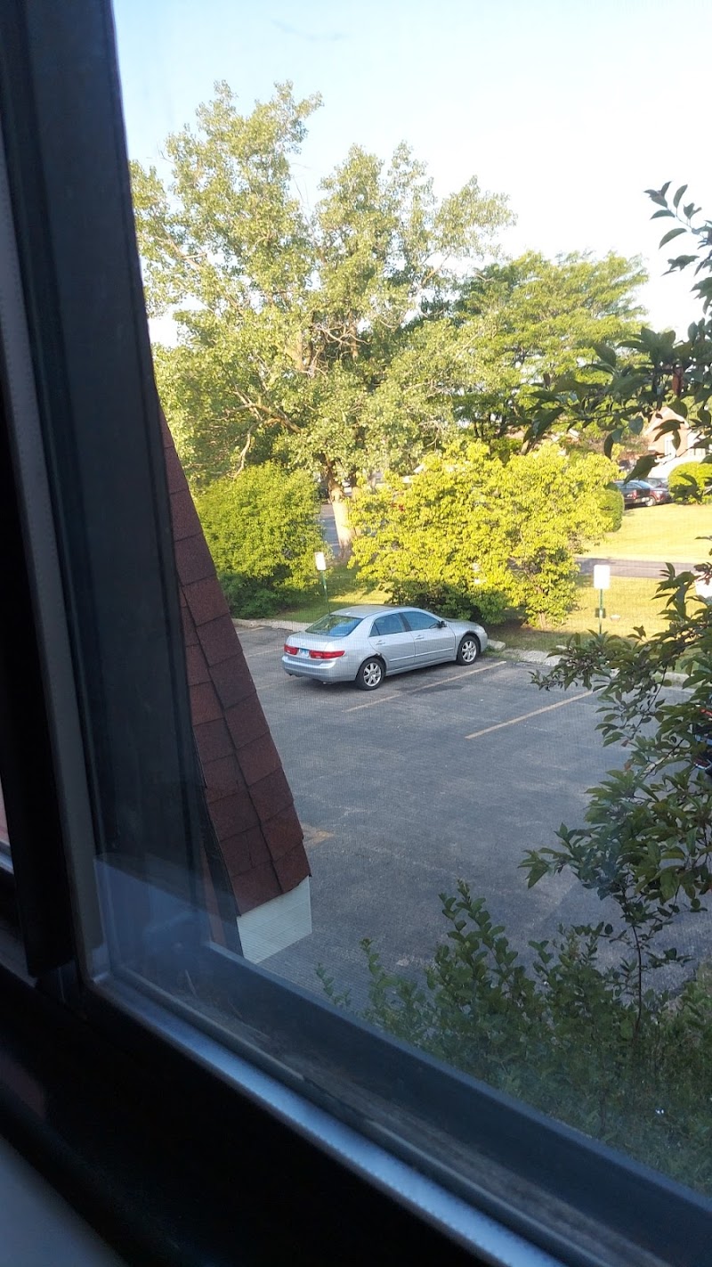 WEST SUBURBAN NURSING & REHAB CENTER nursing home in BLOOMINGDALE, IL - Photo 3 of 5