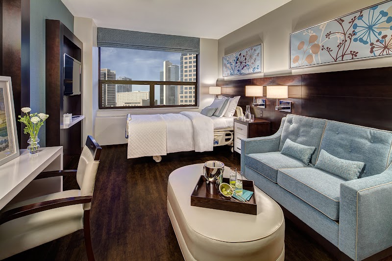 WARREN BARR GOLD COAST nursing home in CHICAGO, IL - Photo 2 of 5