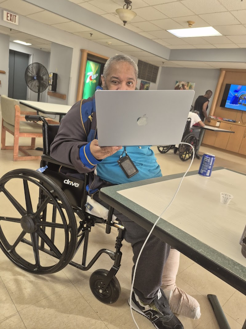 RYZE ON THE AVENUE nursing home in CHICAGO, IL - Photo 2 of 3