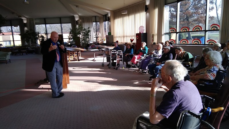 LIBERTYVILLE MANOR EXT CARE nursing home in LIBERTYVILLE, IL - Photo 2 of 5