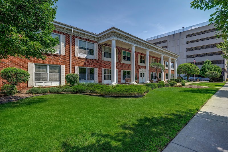 WARREN BARR OAK LAWN nursing home in OAK LAWN, IL - Photo 2 of 10