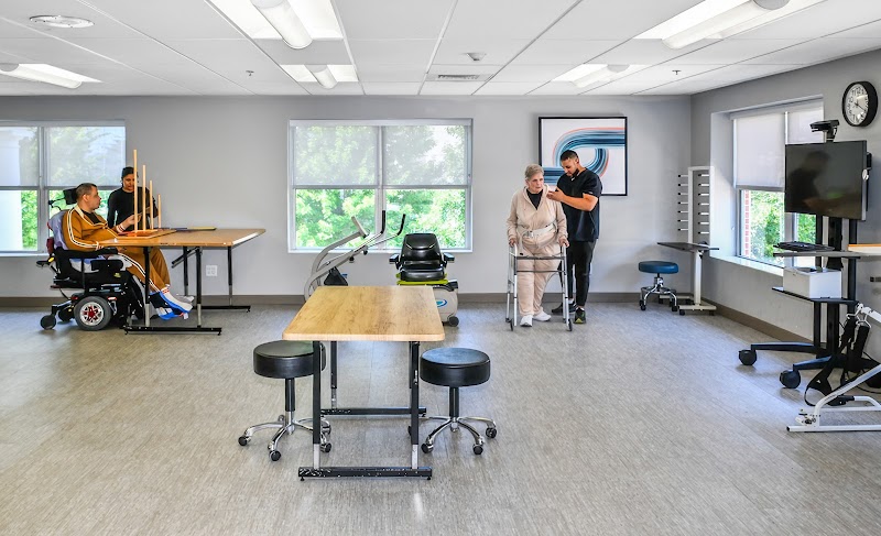 WARREN BARR OAK LAWN nursing home in OAK LAWN, IL - Photo 3 of 10