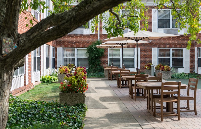 WARREN BARR OAK LAWN nursing home in OAK LAWN, IL - Photo 5 of 10