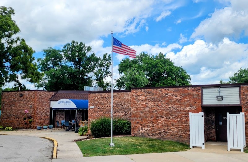 ARCADIA CARE BLOOMINGTON nursing home in BLOOMINGTON, IL - Photo 2 of 5