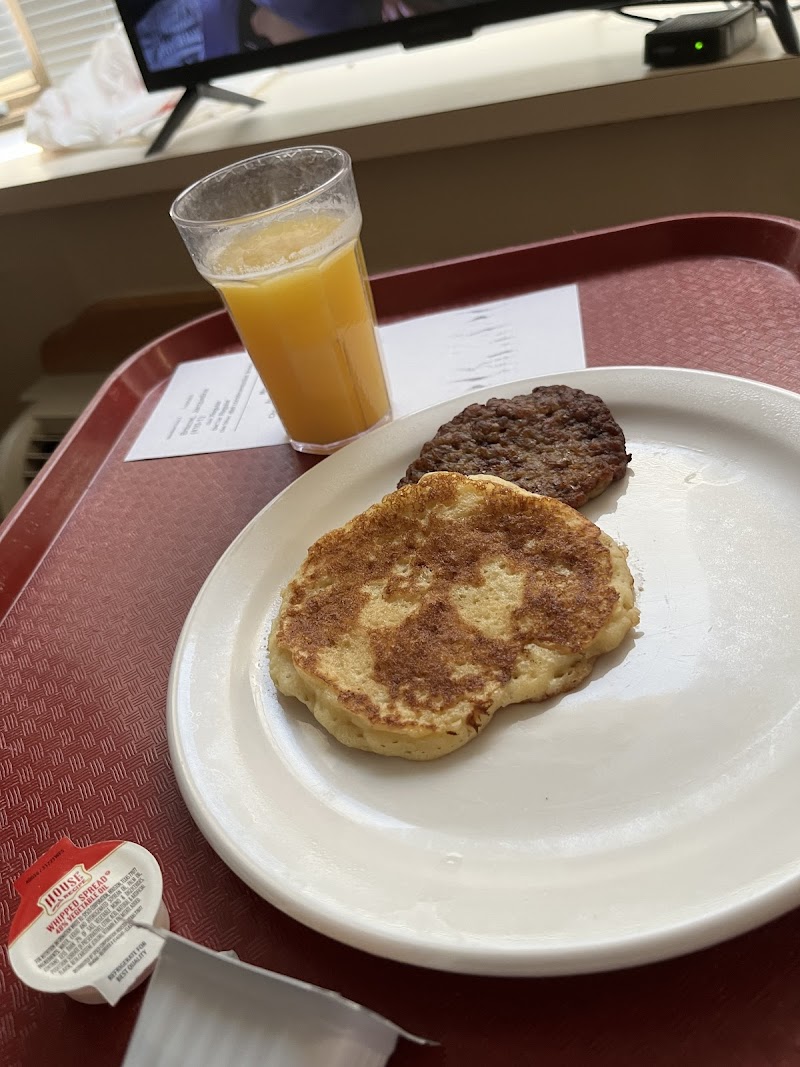 FAIR HAVENS SENIOR LIVING nursing home in DECATUR, IL - Photo 3 of 5