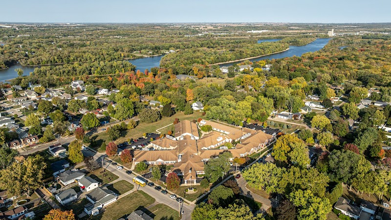 PAVILION OF OTTAWA nursing home in OTTAWA, IL - Photo 2 of 10