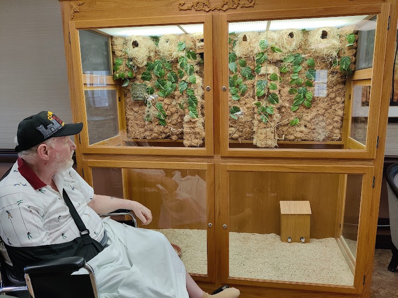 PAVILION OF OTTAWA nursing home in OTTAWA, IL - Photo 5 of 10