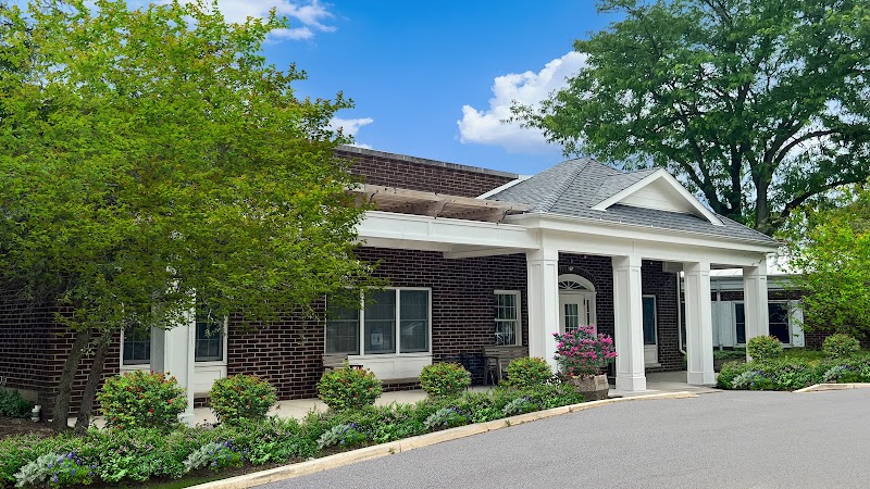 GROVE OF ST CHARLES nursing home in SAINT CHARLES, IL - Photo 2 of 10