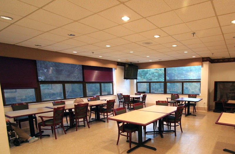 CLARIDGE HEALTHCARE CENTER nursing home in LAKE BLUFF, IL - Photo 3 of 5