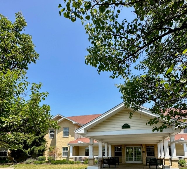 Allure Of Zion nursing home in ZION, IL - Photo 2 of 5