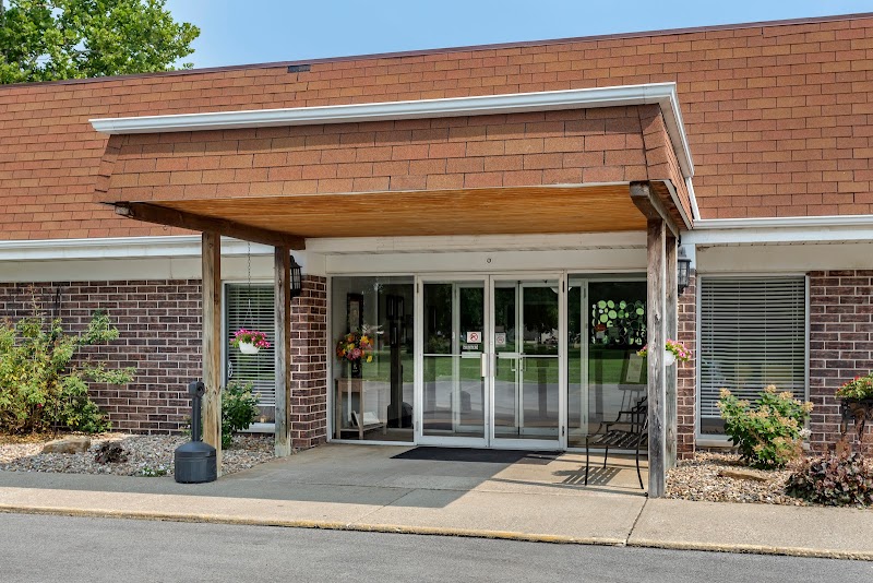 CARLINVILLE REHAB & HCC nursing home in CARLINVILLE, IL - Photo 2 of 5