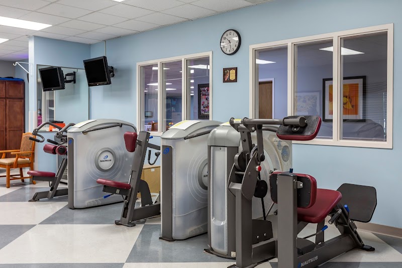 CARLINVILLE REHAB & HCC nursing home in CARLINVILLE, IL - Photo 5 of 5