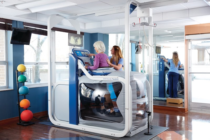 ELEVATE CARE CHICAGO NORTH nursing home in CHICAGO, IL - Photo 2 of 5