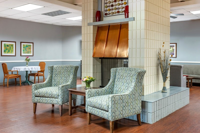 HILLSBORO REHAB & HCC nursing home in HILLSBORO, IL - Photo 3 of 5