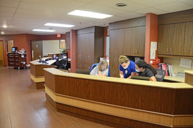 TAYLORVILLE CARE CENTER nursing home in TAYLORVILLE, IL - Photo 3 of 5