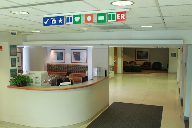 COMMUNITY FIRST MEDICAL CENTER nursing home in CHICAGO, IL - Photo 5 of 10