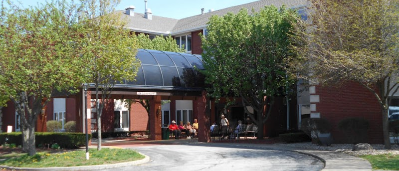 PEKIN MANOR nursing home in PEKIN, IL - Photo 2 of 10