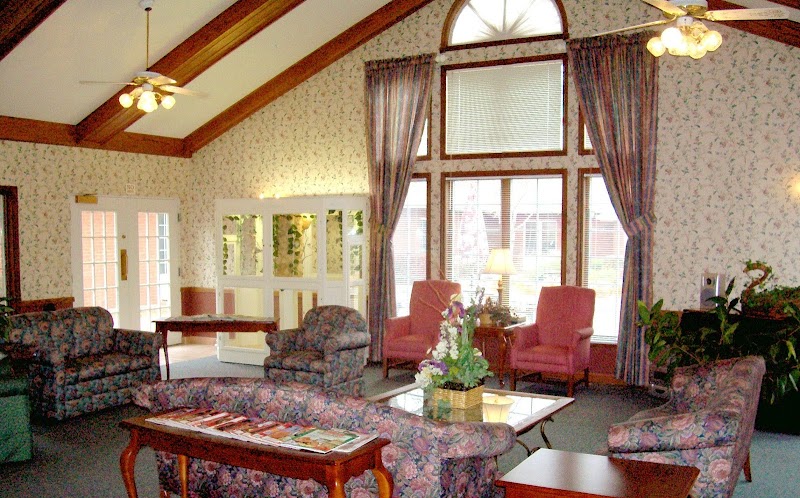 SEMINARY MANOR nursing home in GALESBURG, IL - Photo 2 of 5