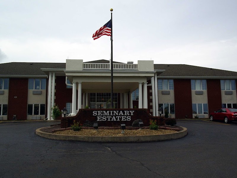 SEMINARY MANOR nursing home in GALESBURG, IL - Photo 3 of 5