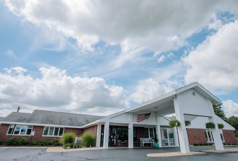 PEARL OF CRYSTAL LAKE, THE nursing home in CRYSTAL LAKE, IL - Photo 3 of 10