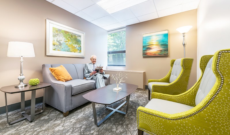 GENERATIONS OAKTON PAVILLION nursing home in DES PLAINES, IL - Photo 3 of 5