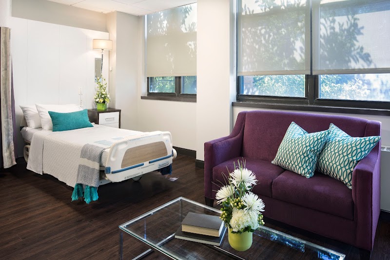 WARREN BARR SOUTH LOOP nursing home in CHICAGO, IL - Photo 2 of 5