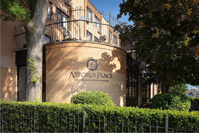ASTORIA PLACE LIVING & REHAB nursing home in CHICAGO, IL - Photo 2 of 5