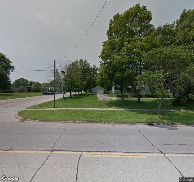 CHARLESTON REHAB & HEALTH CC nursing home in CHARLESTON, IL - Photo 2 of 2